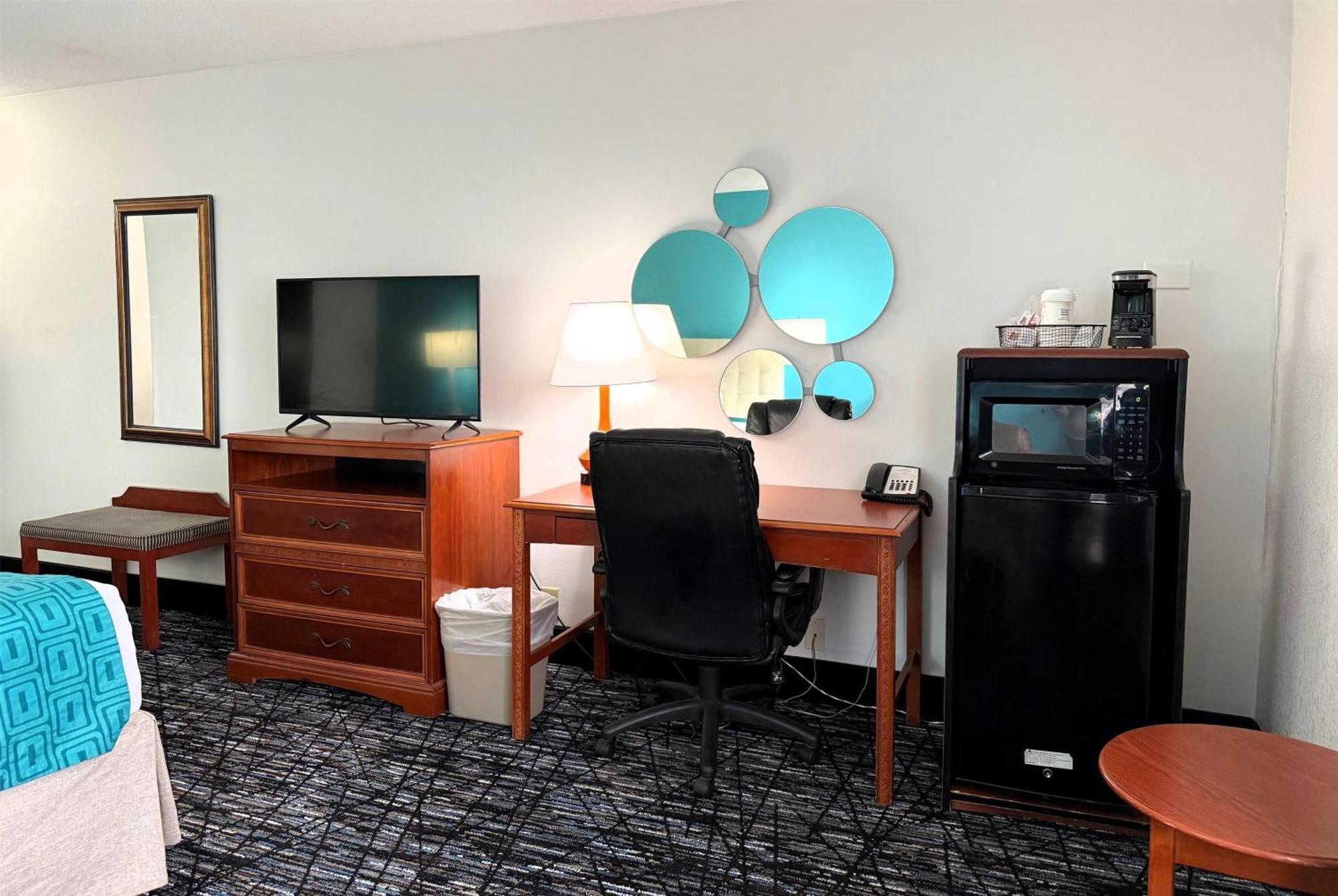 Howard Johnson By Wyndham Evansville East Extérieur photo
