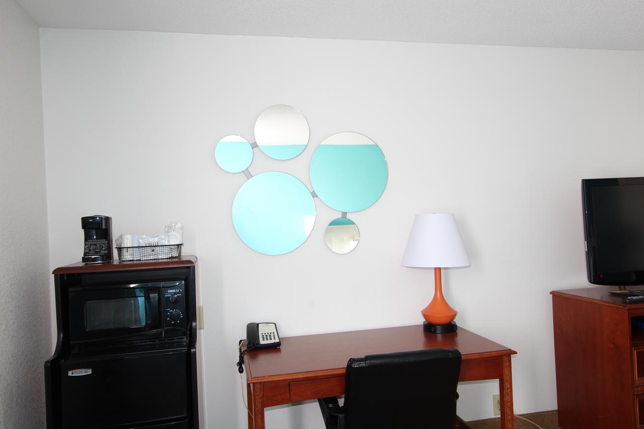 Howard Johnson By Wyndham Evansville East Extérieur photo